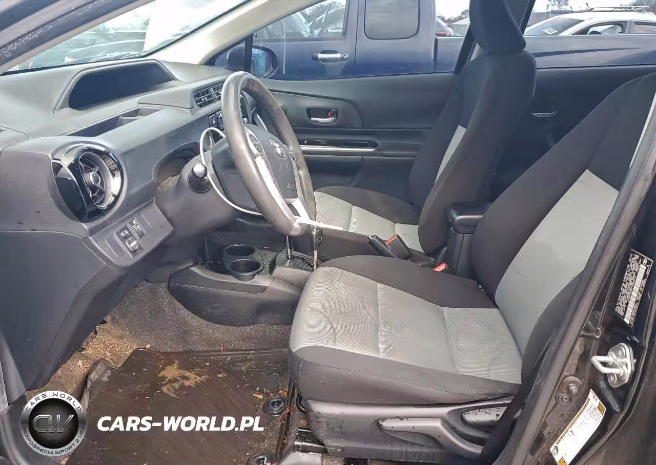 2015 Toyota Prius C VIN:JTDKDTB34F1582919 - 7