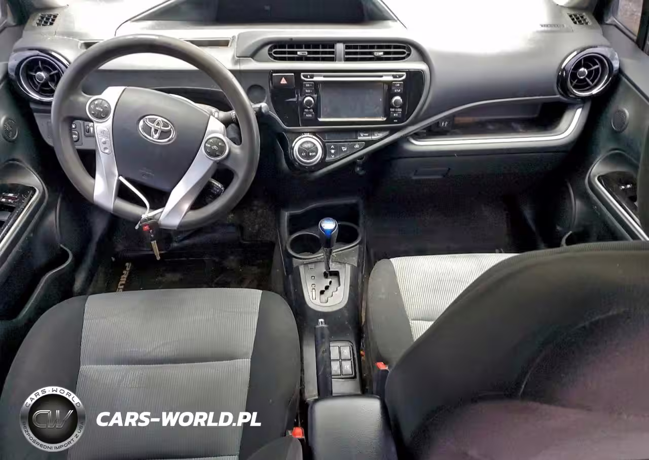 2015 Toyota Prius C VIN:JTDKDTB34F1582919 - 8