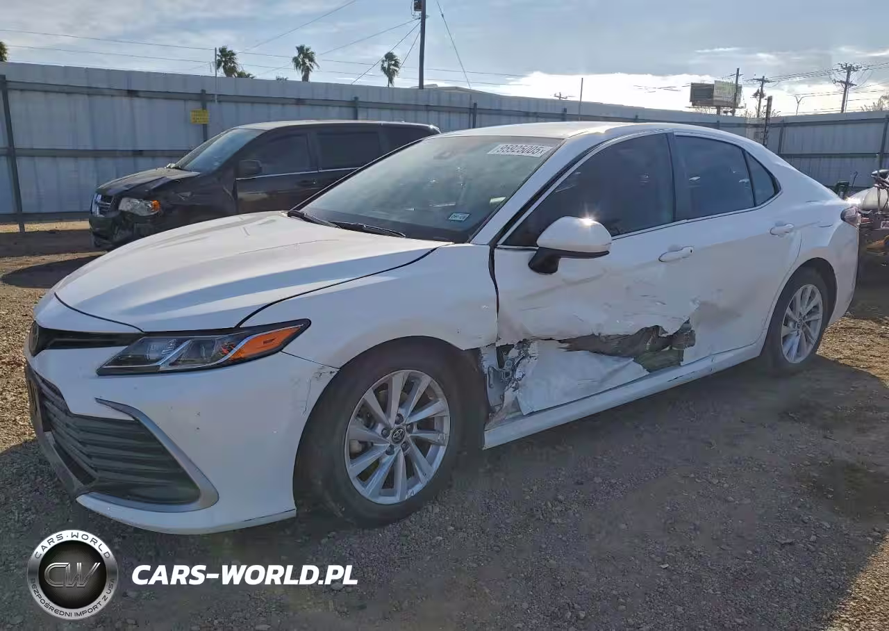 2022 Toyota Camry Le