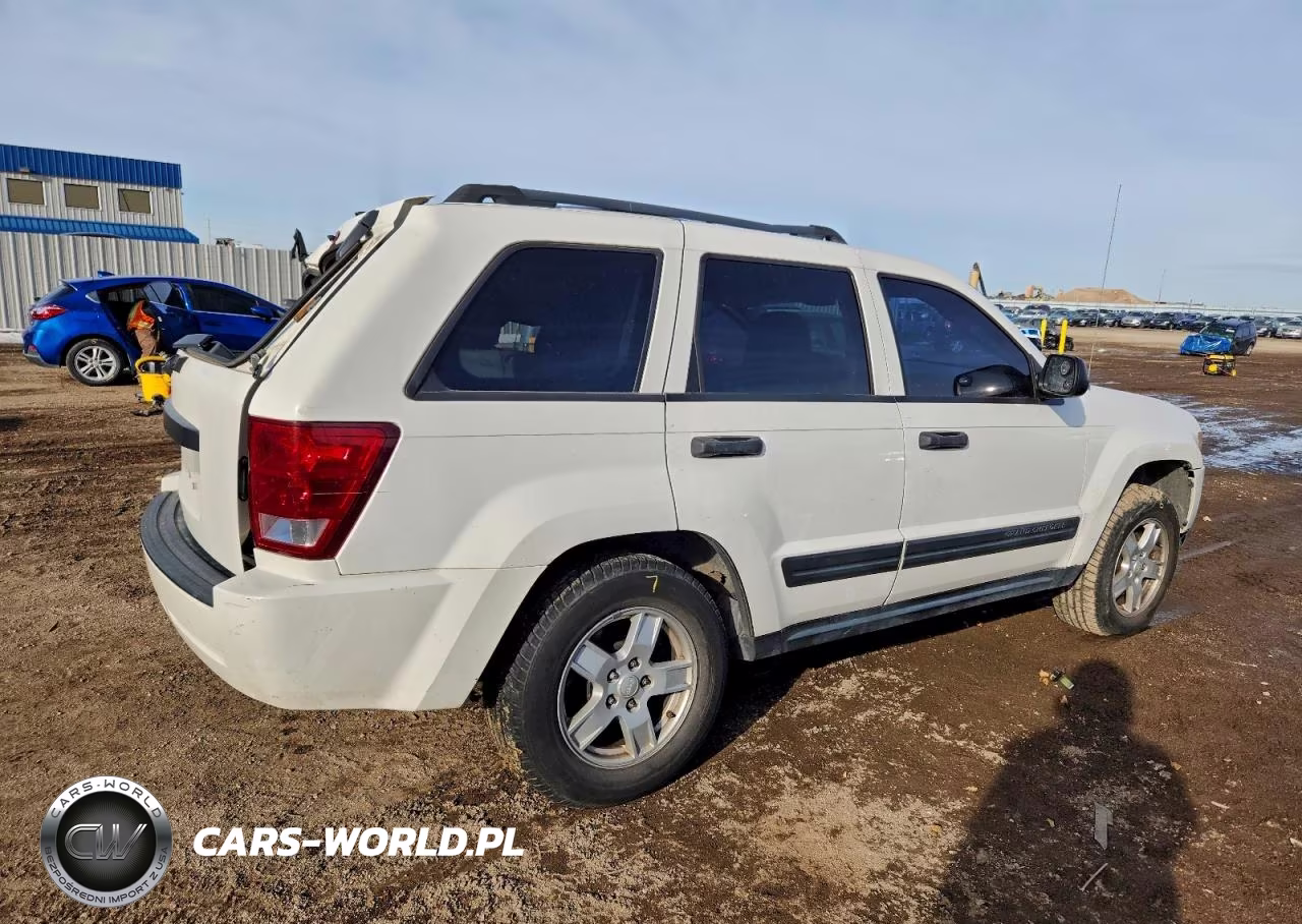2005 Jeep Grand Cherokee Laredo VIN:1J4GR48KX5C659396 - 3