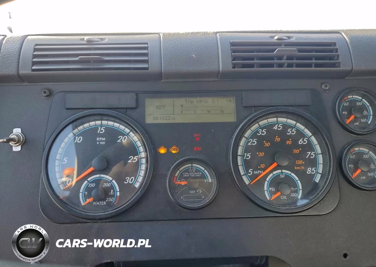 2016 Freightliner Cascadia 125 Semi Truck VIN:3AKJGEDV8GSGV3851 - 8