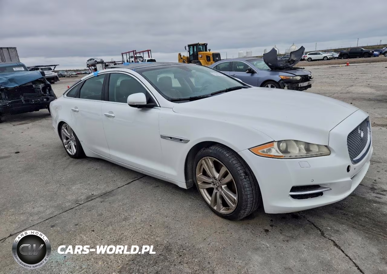 2012 Jaguar Xj VIN:SAJWA1CBXCLV37621 - 4