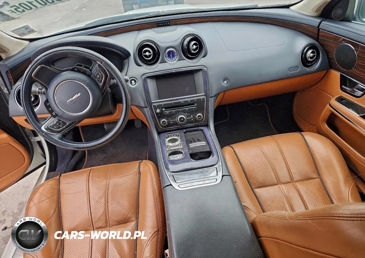 2012 Jaguar Xj VIN:SAJWA1CBXCLV37621 - 8