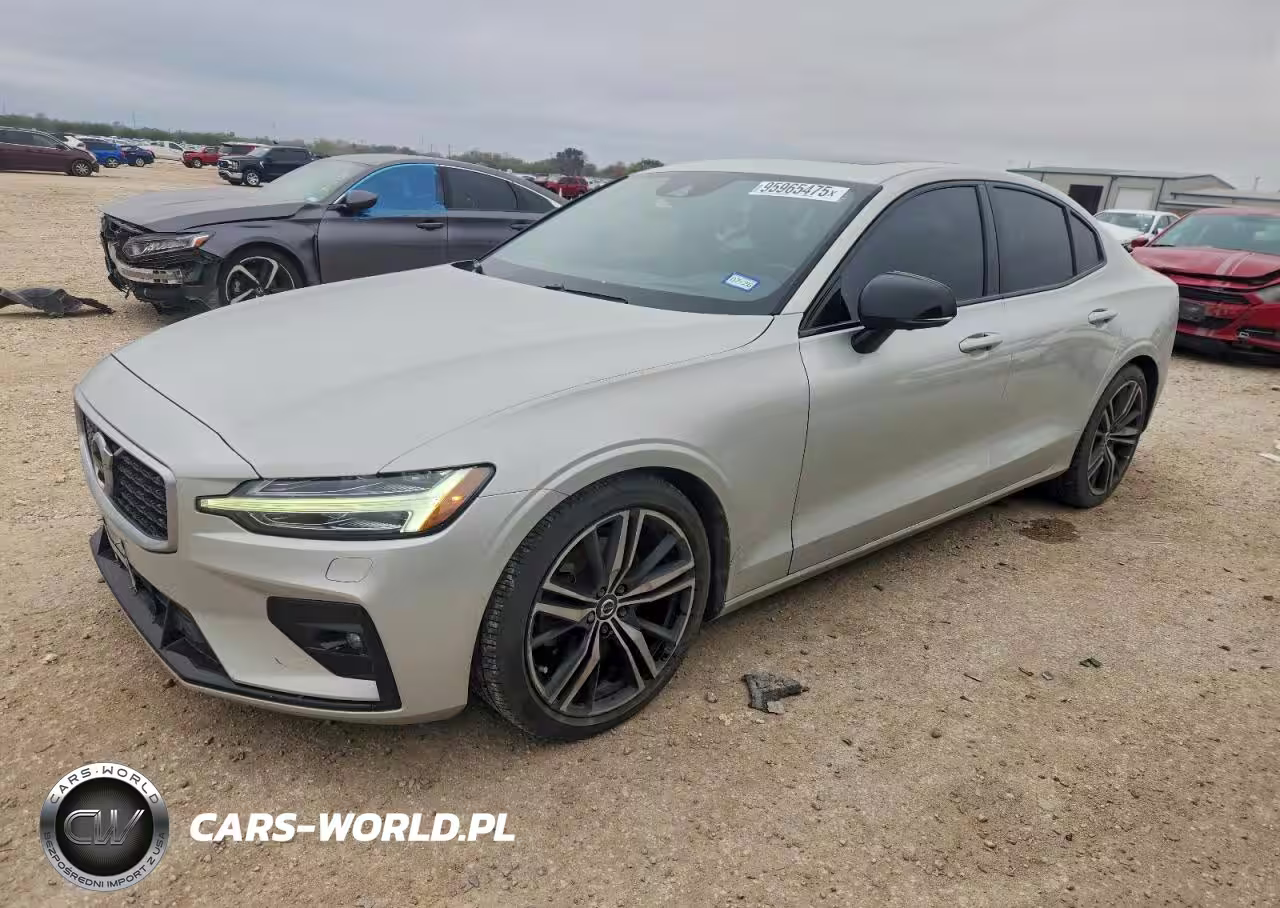 2019 Volvo S60 T5 R-Design