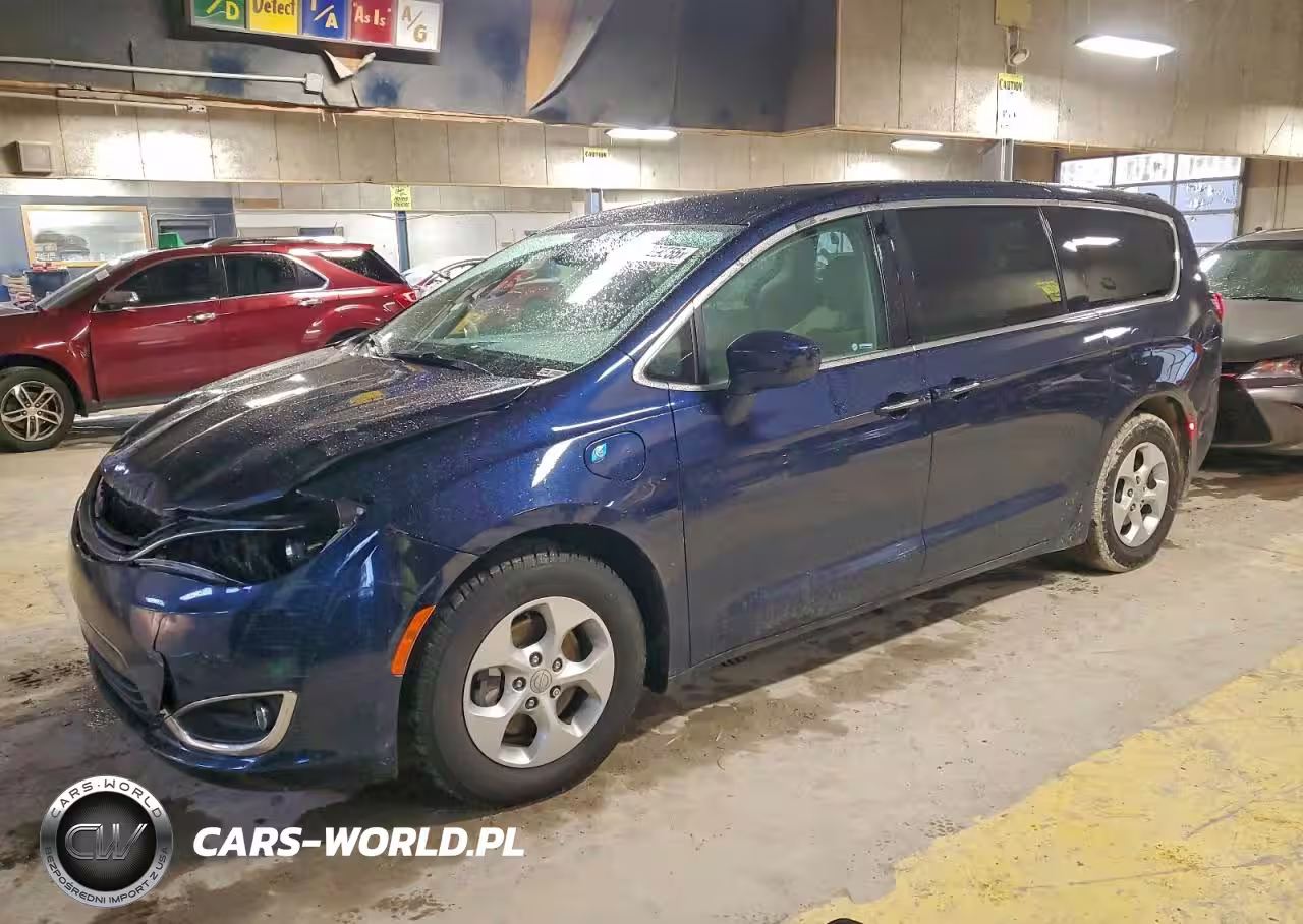2018 Chrysler Pacifica Hybrid Touring Plus