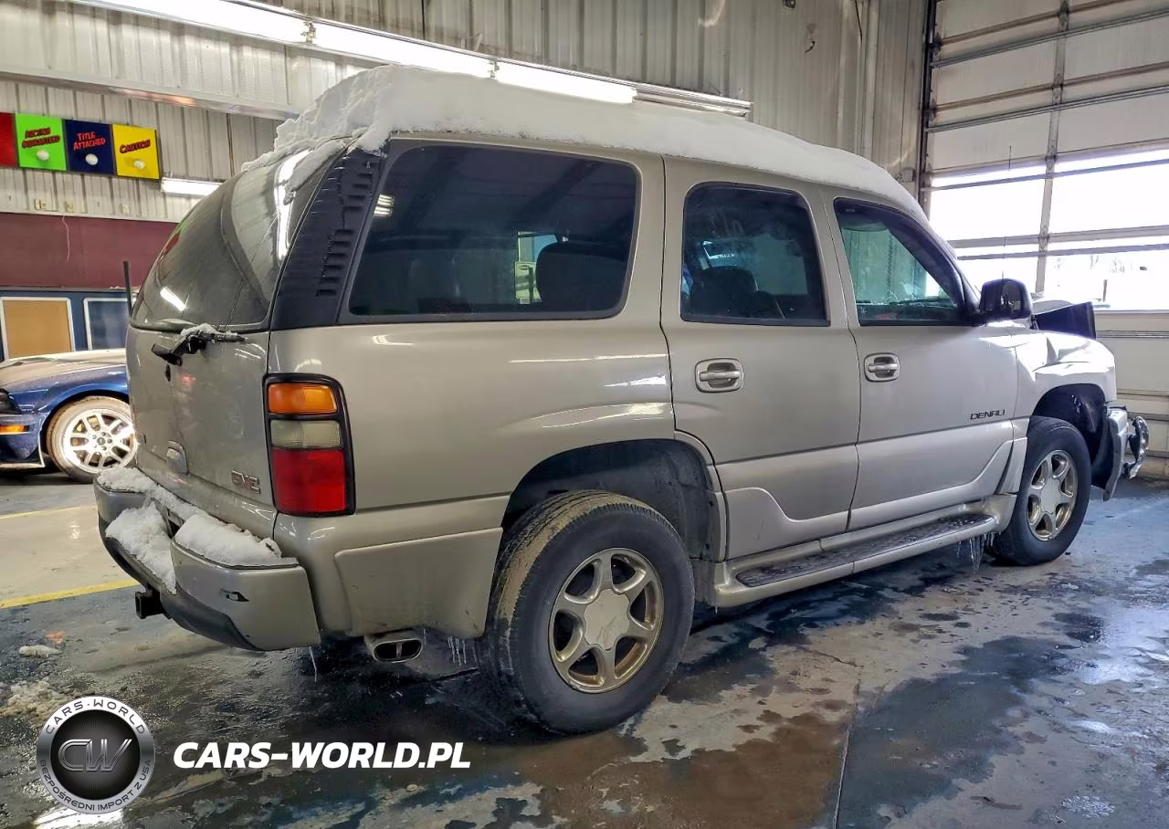 2004 GMC Yukon Denali VIN:1GKEK63UX4J128641 - 3
