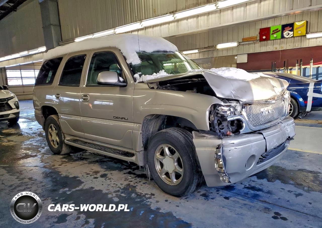 2004 GMC Yukon Denali VIN:1GKEK63UX4J128641 - 4