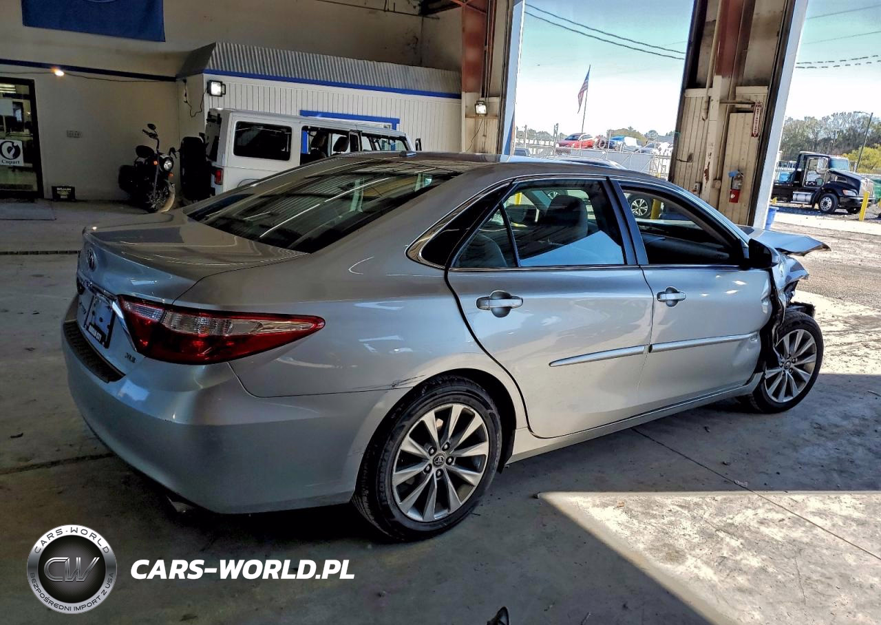 2017 Toyota Camry Le VIN:4T1BF1FK6HU699401 - 3