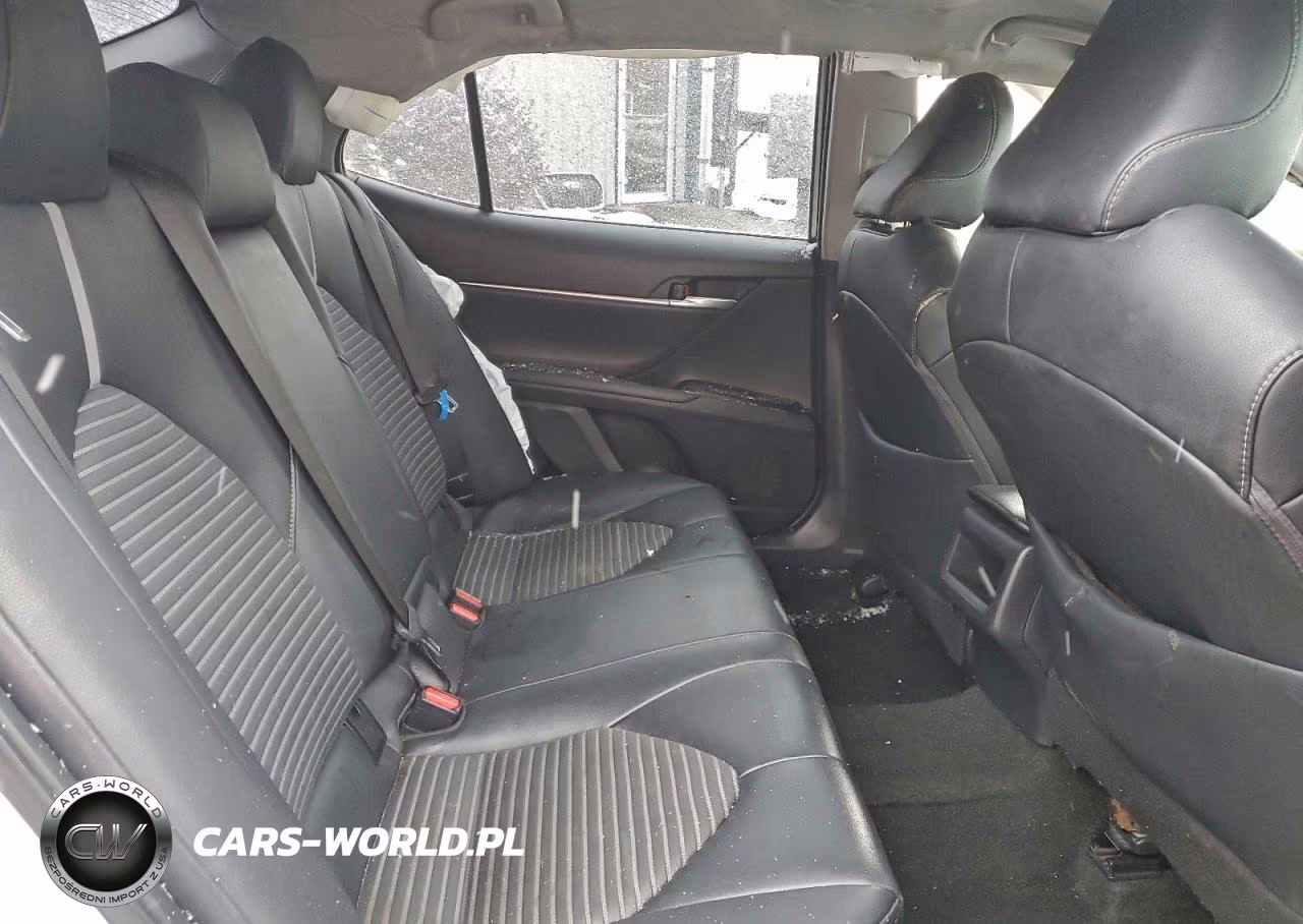 2018 Toyota Camry Se VIN:4T1B11HK4JU582773 - 10
