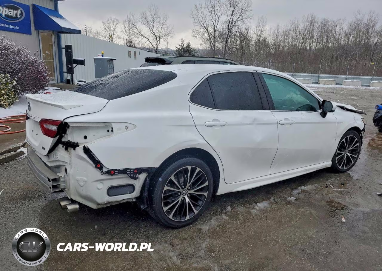 2018 Toyota Camry Se VIN:4T1B11HK4JU582773 - 3