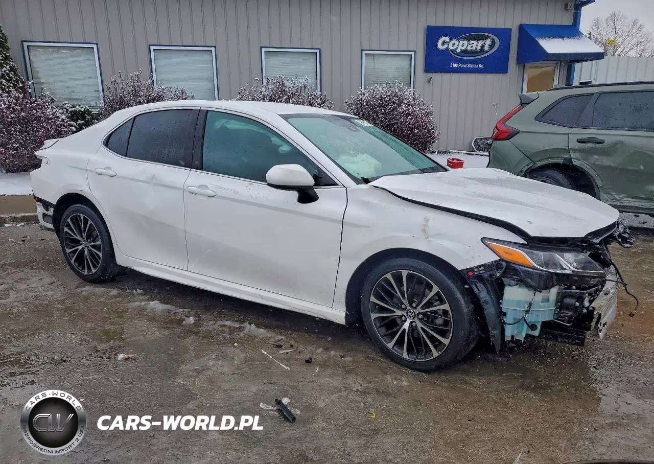 2018 Toyota Camry Se VIN:4T1B11HK4JU582773 - 4