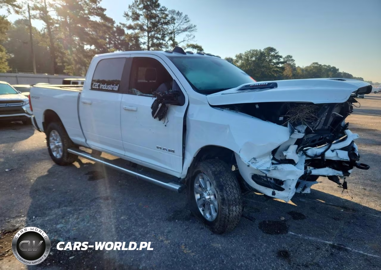 2024 Ram 2500 Crew Cab Larami VIN:3C6UR5FJ2RG347351 - 4