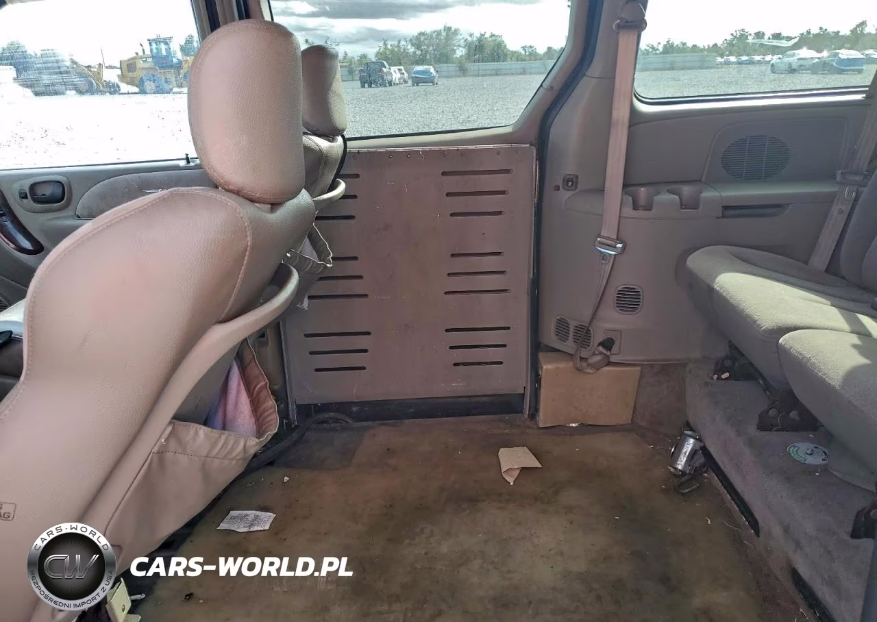 2003 Chrysler Town & Country Limited VIN:2C8GP64L83R360367 - 11