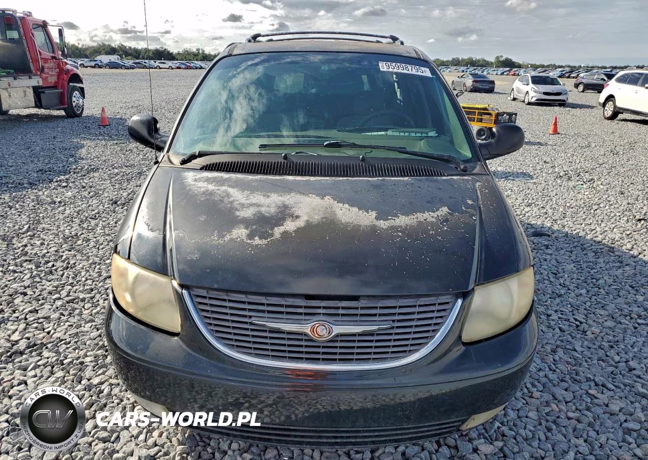2003 Chrysler Town & Country Limited VIN:2C8GP64L83R360367 - 5