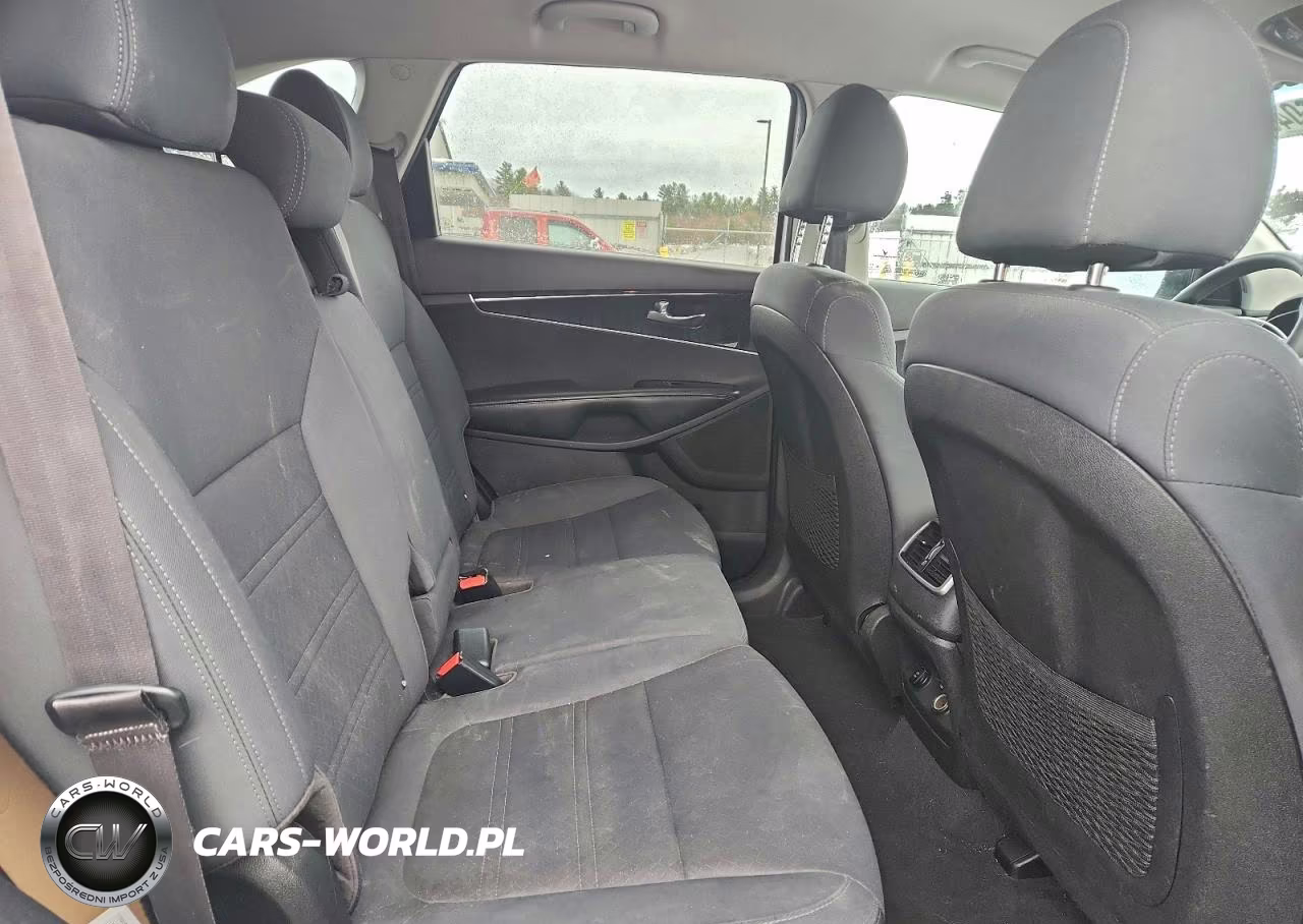 2020 Kia Sorento S VIN:5XYPG4A59LG632442 - 11