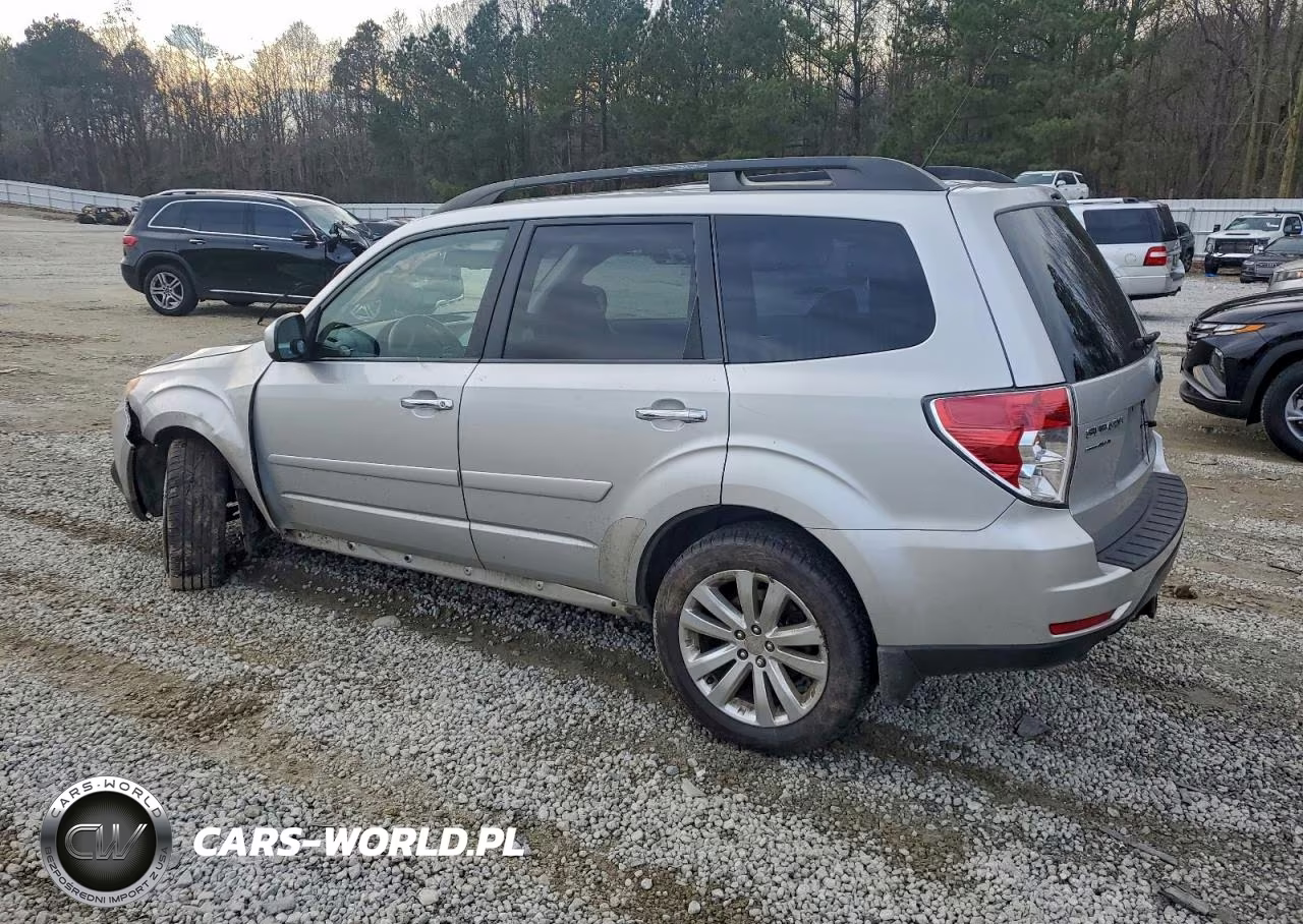 2011 Subaru Forester 2.5X Premium VIN:JF2SHBDC8BH745733 - 2