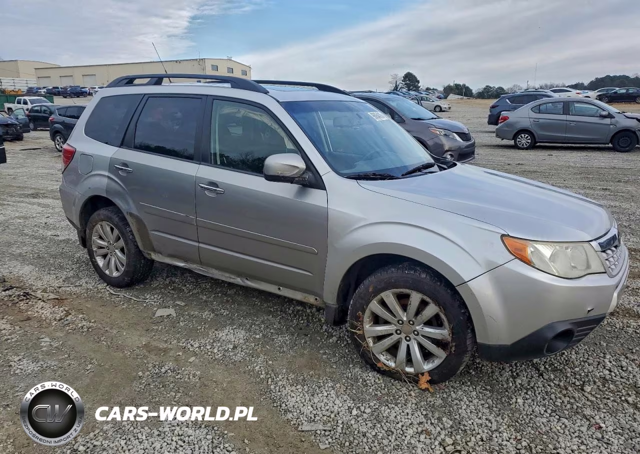 2011 Subaru Forester 2.5X Premium VIN:JF2SHBDC8BH745733 - 4