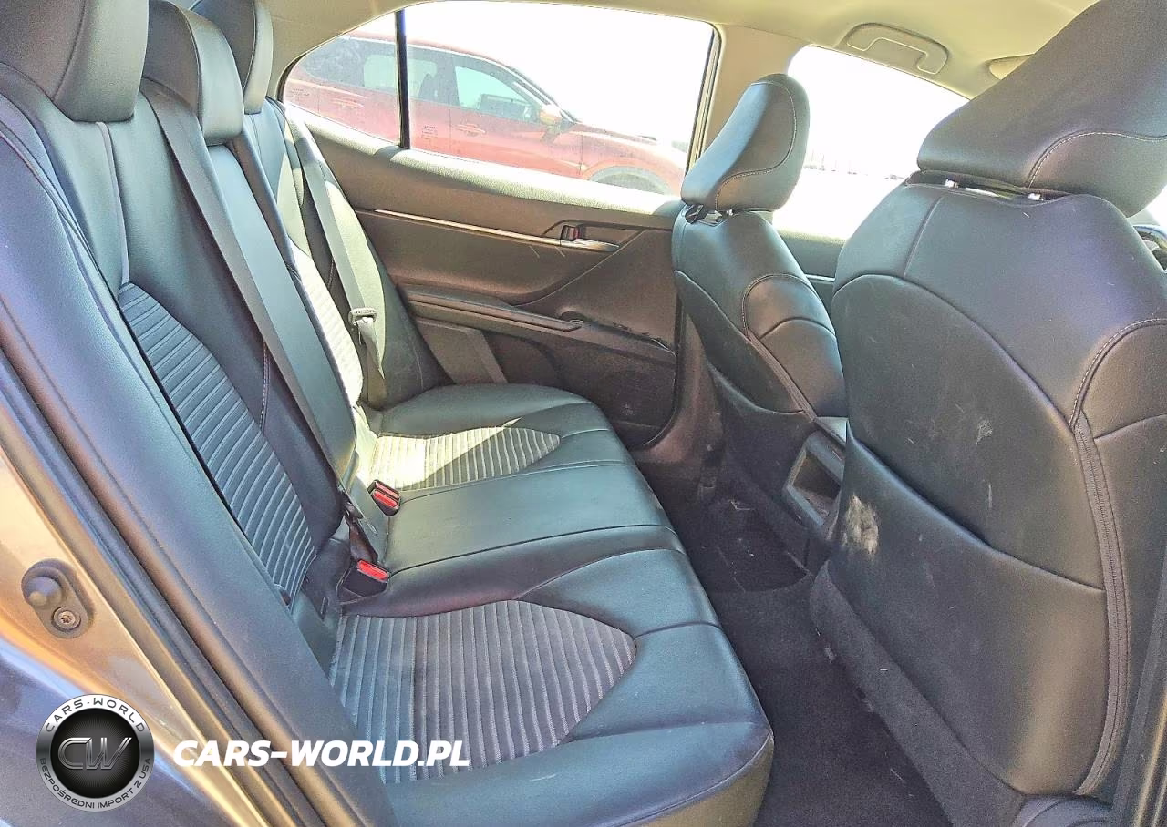 2020 Toyota Camry Se VIN:4T1G11AK1LU326044 - 10