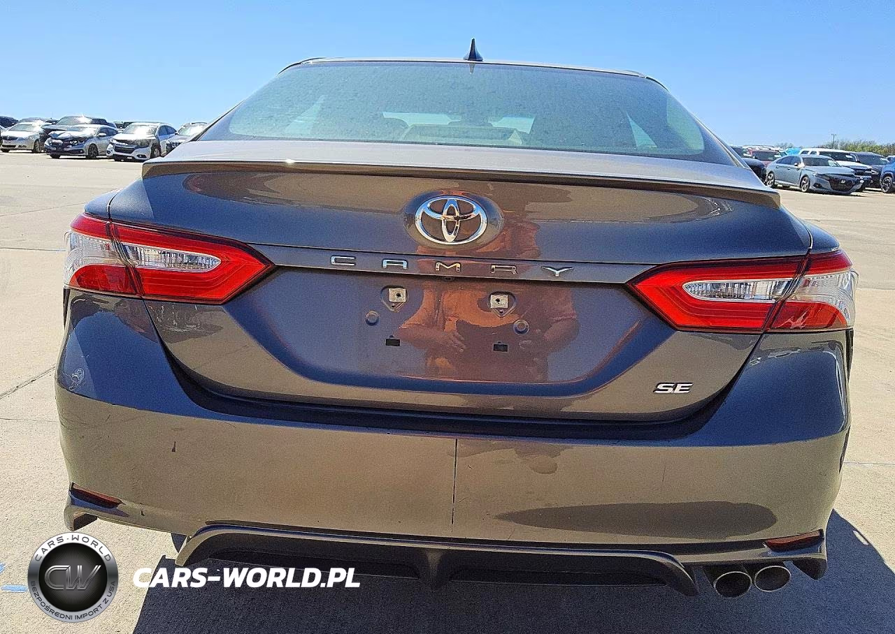 2020 Toyota Camry Se VIN:4T1G11AK1LU326044 - 6