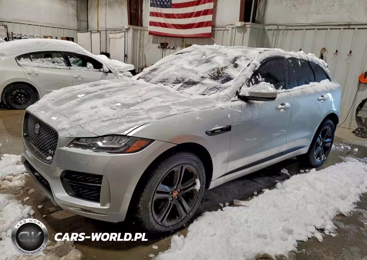 2017 Jaguar F-Pace R - Sport
