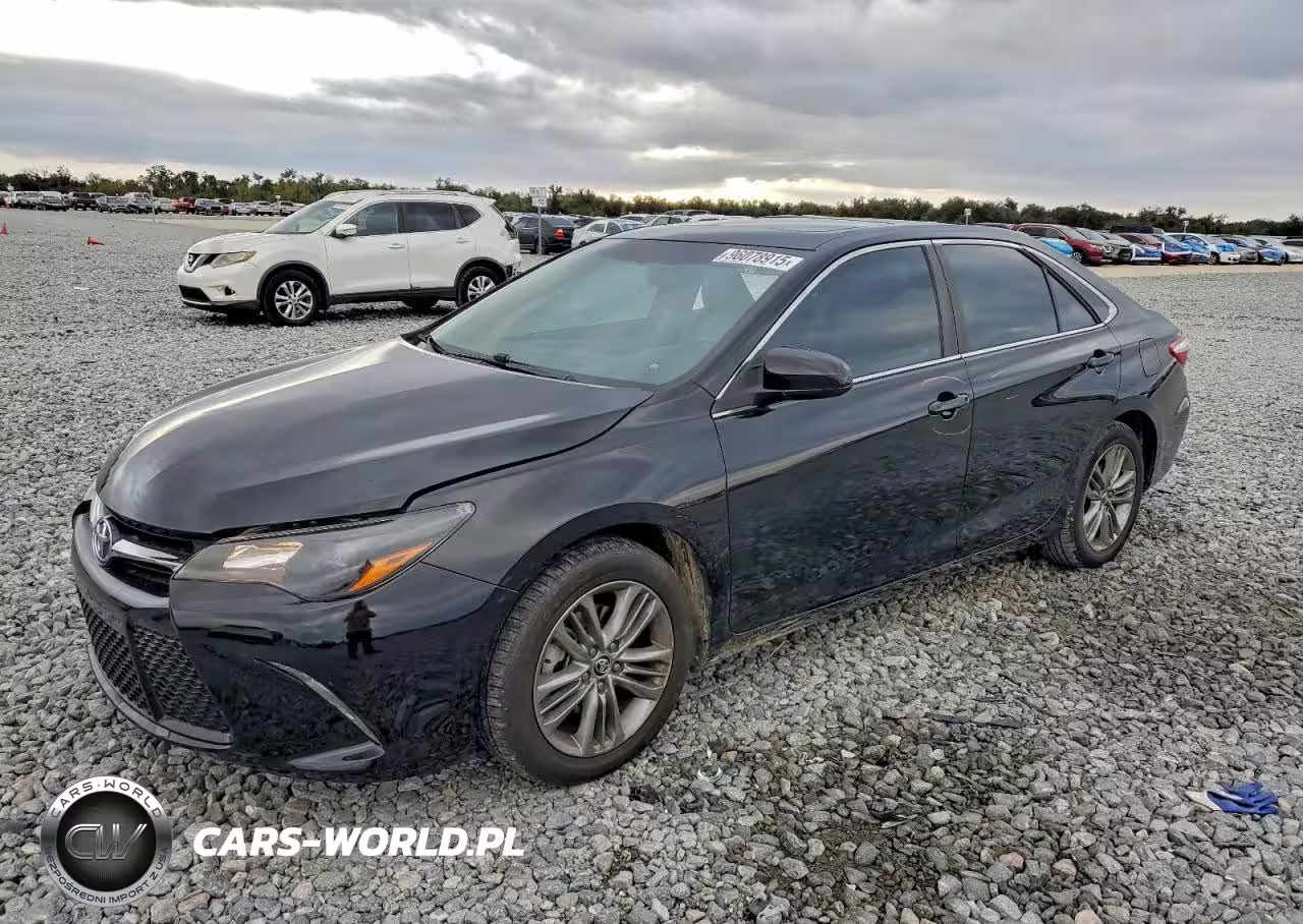 2015 Toyota Camry Le – zdjęcie 1 z 12