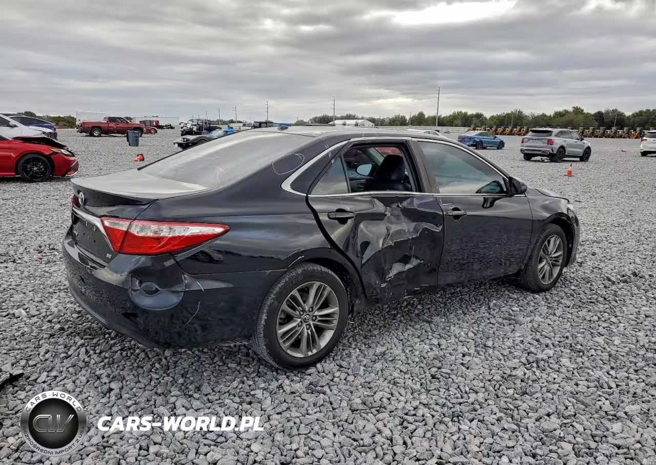 2015 Toyota Camry Le VIN:4T1BF1FK1FU103947 - 3