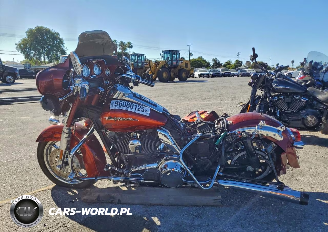 2010 Harley Davidson Flhtcuse5 VIN:1HD1PR819AB952789 - 3