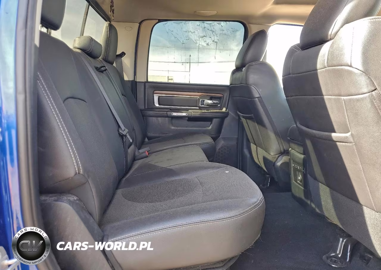 2016 Ram 2500 Laramie VIN:3C6UR5FL4GG369365 - 11