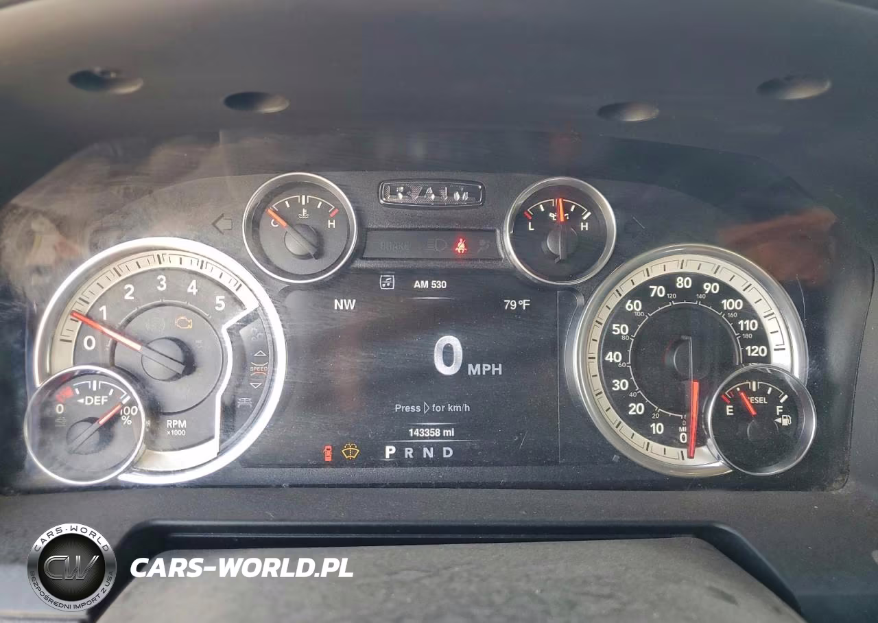 2016 Ram 2500 Laramie VIN:3C6UR5FL4GG369365 - 9