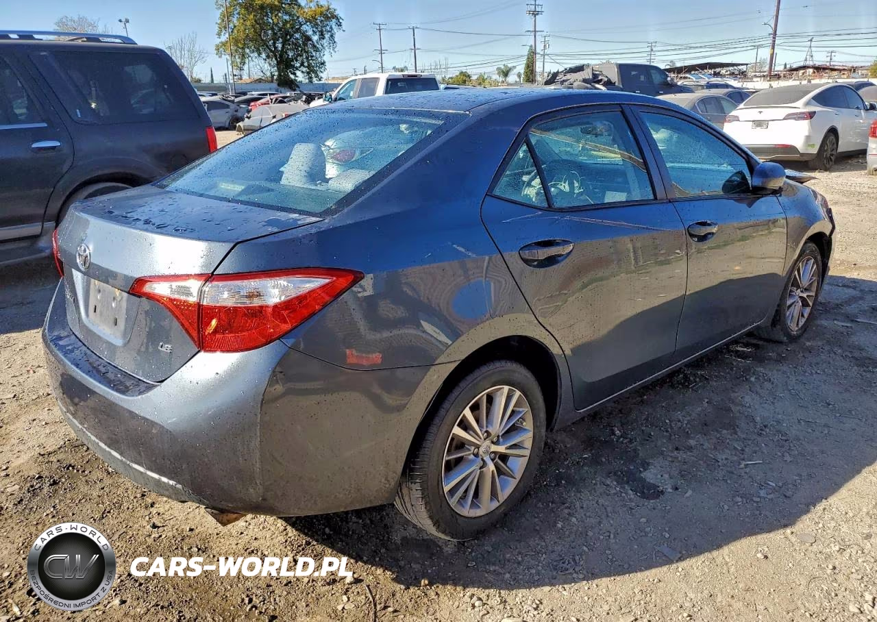 2015 Toyota Corolla Le Plus VIN:2T1BURHE6FC432821 - 3