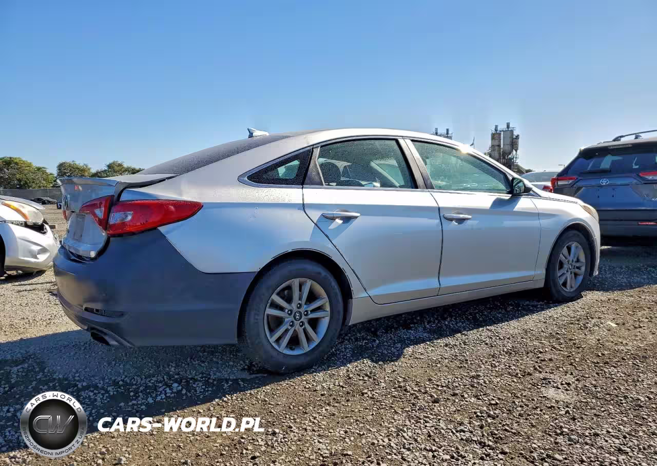 2015 Hyundai Sonata Se VIN:5NPE24AF2FH010373 - 3