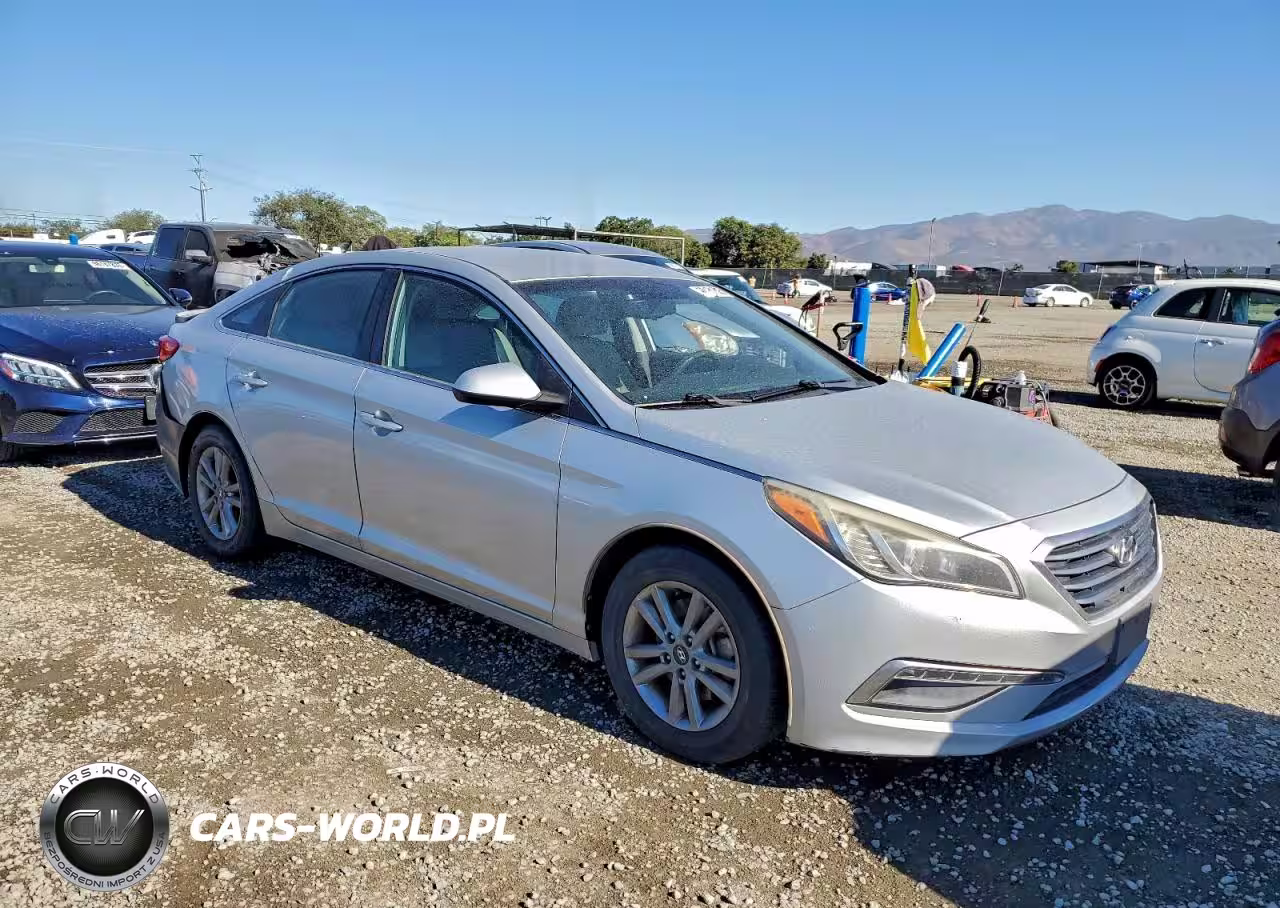 2015 Hyundai Sonata Se VIN:5NPE24AF2FH010373 - 4