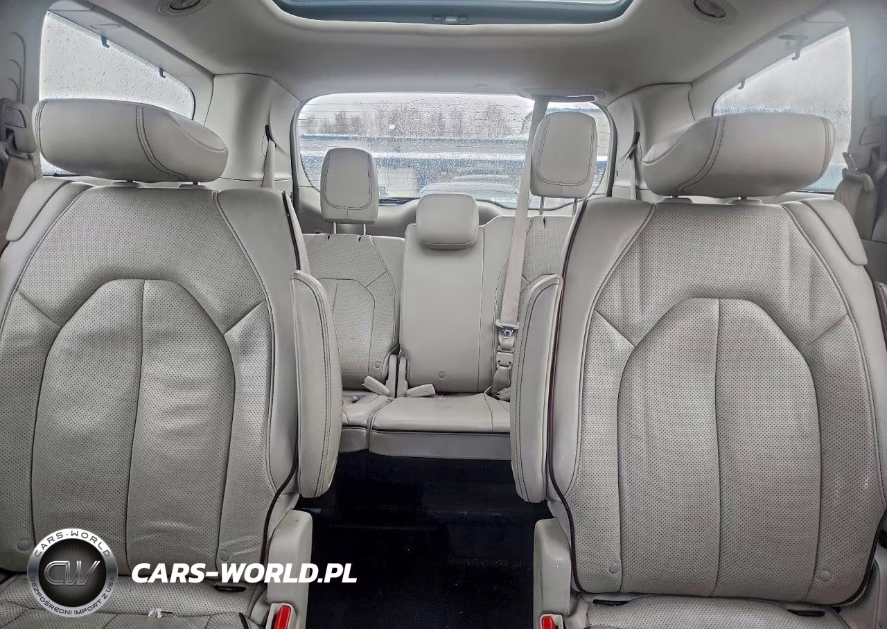 2020 Chrysler Pacifica Limited VIN:2C4RC1GG6LR181672 - 10
