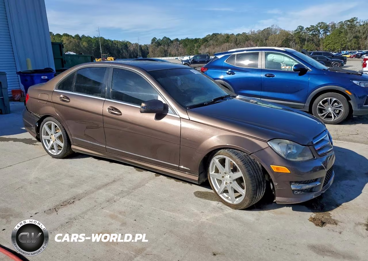 2013 Mercedes-Benz C 250 VIN:WDDGF4HB0DR264367 - 4