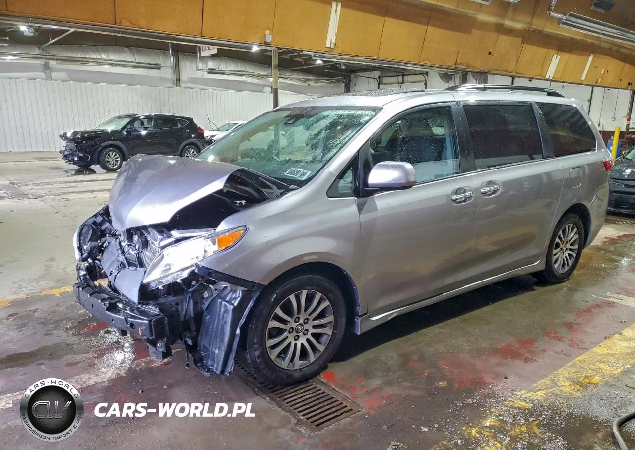 2018 Toyota Sienna Xle 8-Passenger