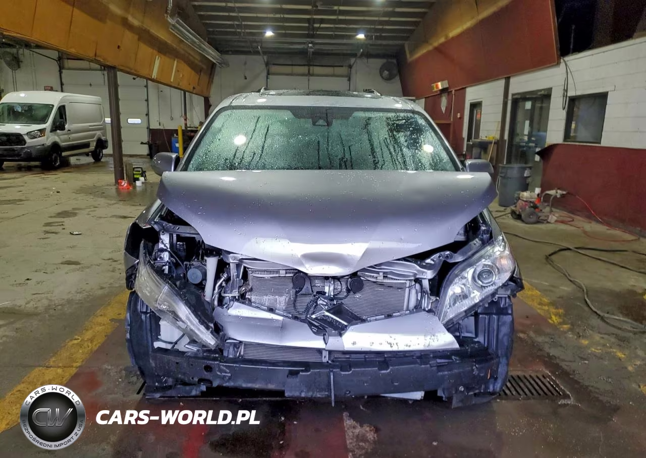 2018 Toyota Sienna Xle 8-Passenger VIN:5TDYZ3DC5JS930232 - 5