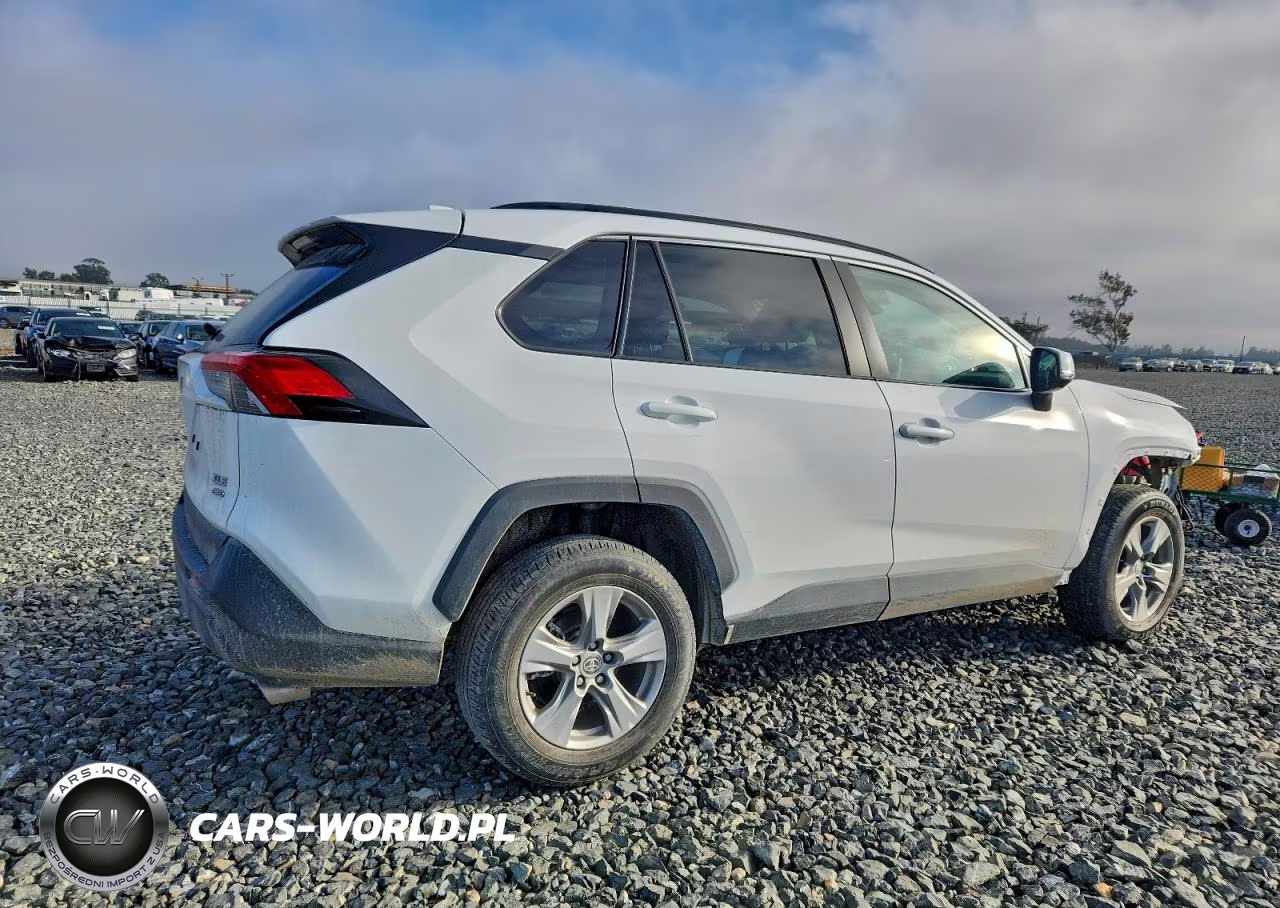 2024 Toyota Rav4 Xle VIN:2T3P1RFV6RC425770 - 3