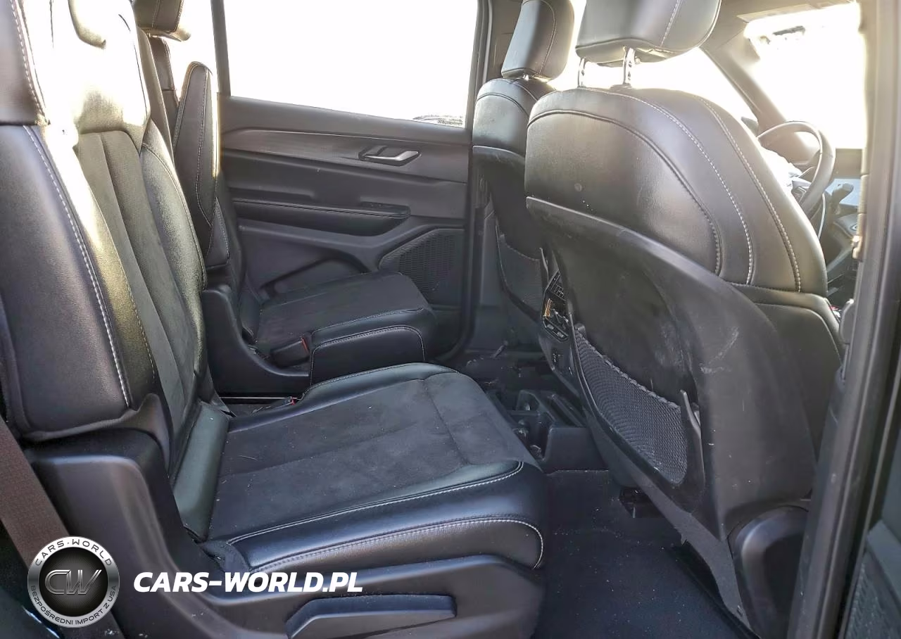 2023 Jeep Grand Cherokee L Laredo VIN:1C4RJKAG0P8830825 - 11