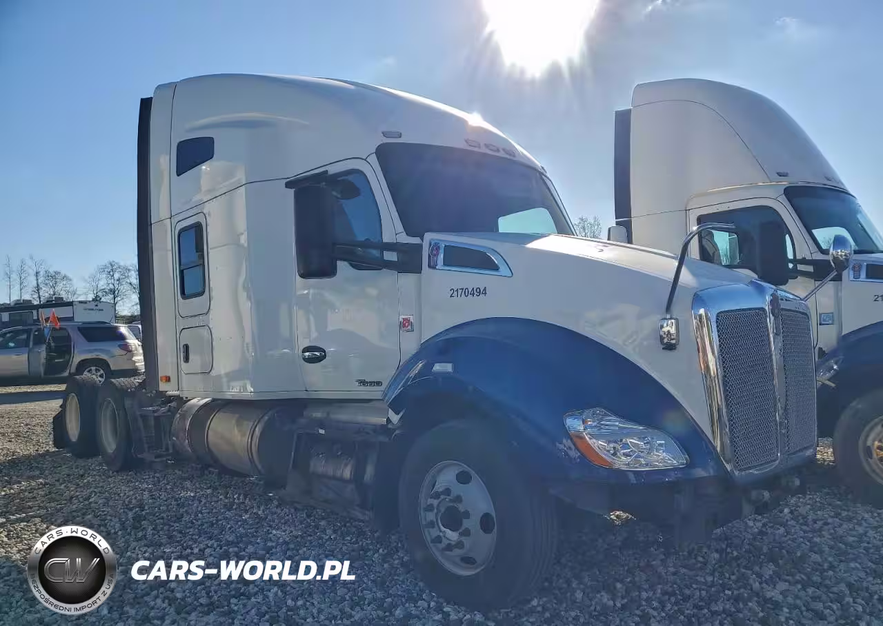 2017 Kenworth T680 Semi Truck
