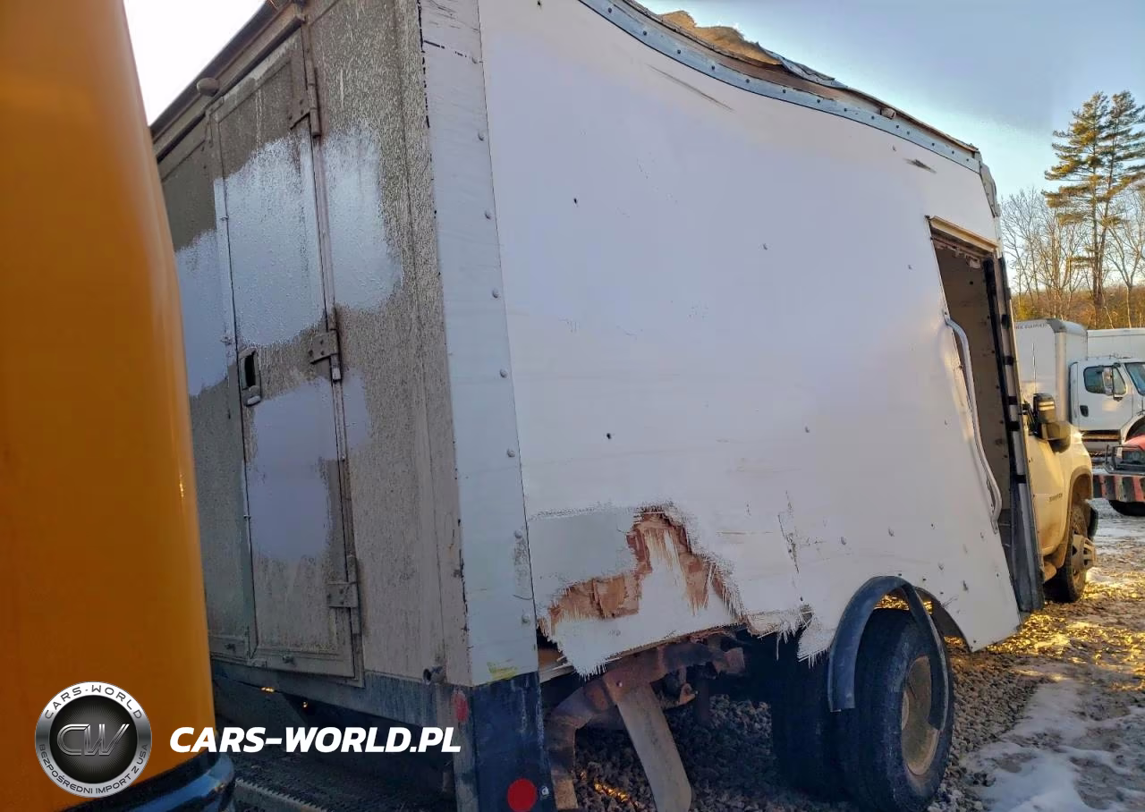 2023 Chevrolet Silverado Box Truck VIN:1GB3YSE76PF211609 - 3