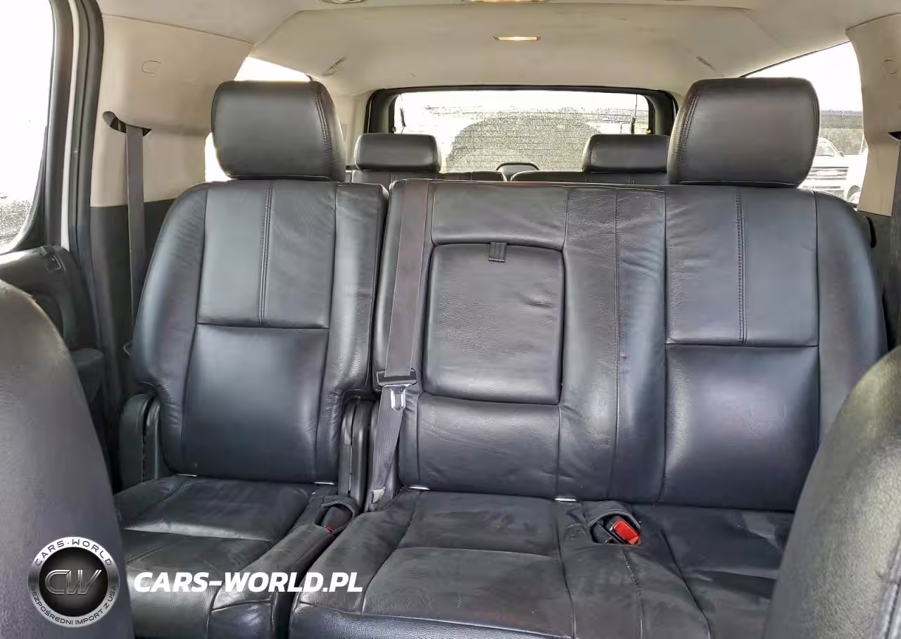2011 Chevrolet Suburban C1500 Ls VIN:1GNSCHE05BR378862 - 10