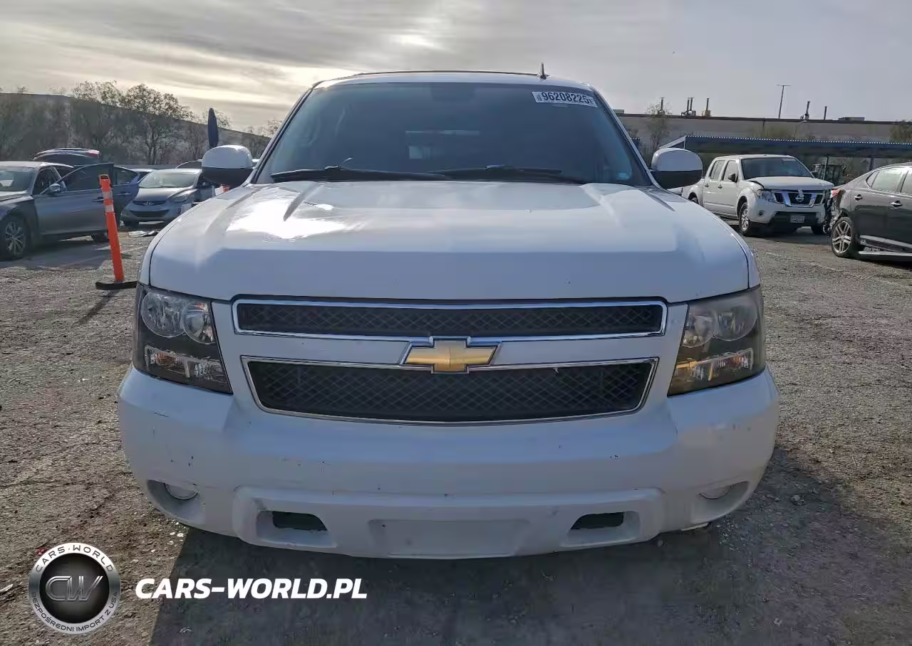 2011 Chevrolet Suburban C1500 Ls VIN:1GNSCHE05BR378862 - 5