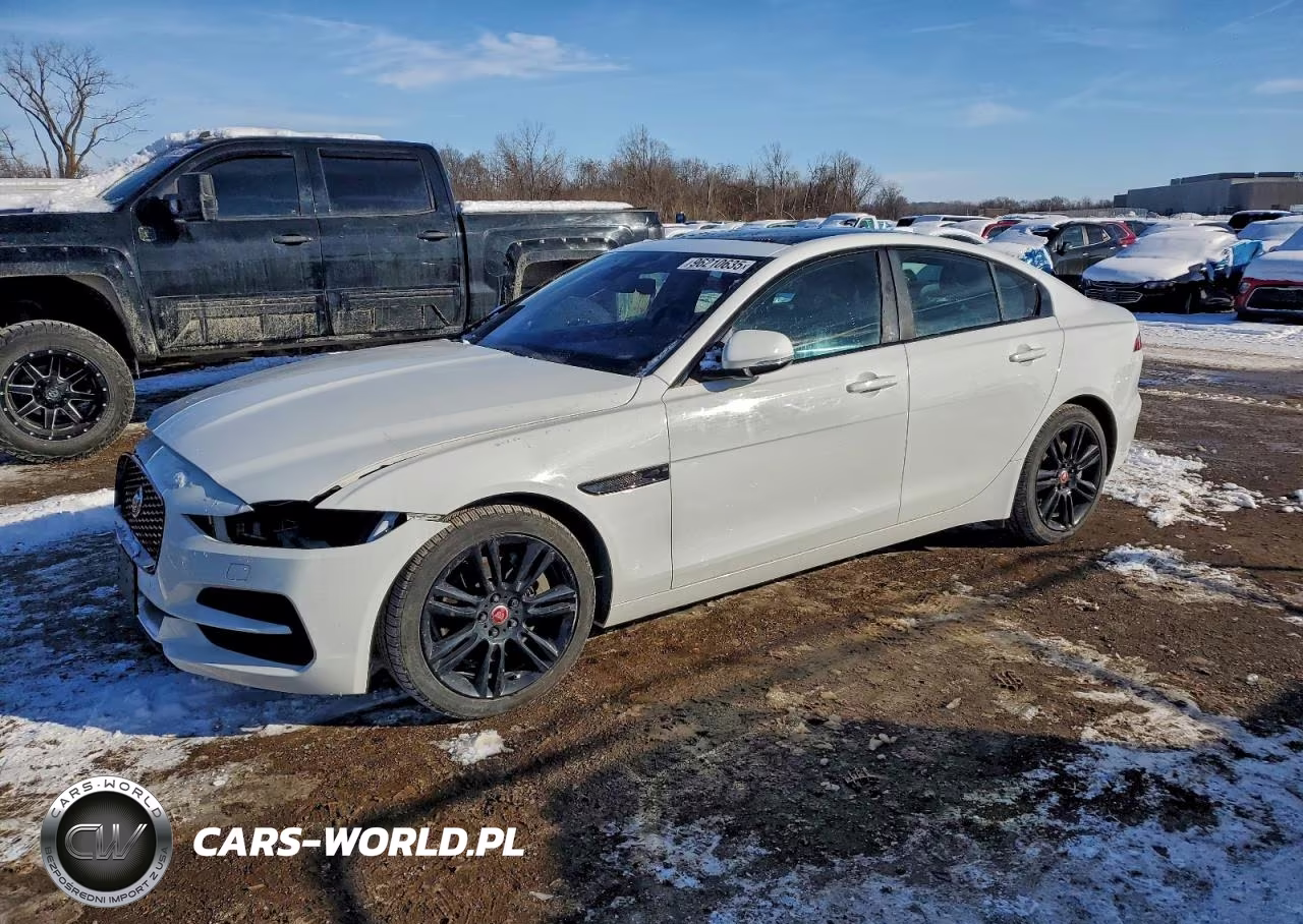 2020 Jaguar Xe S – zdjęcie 1 z 12