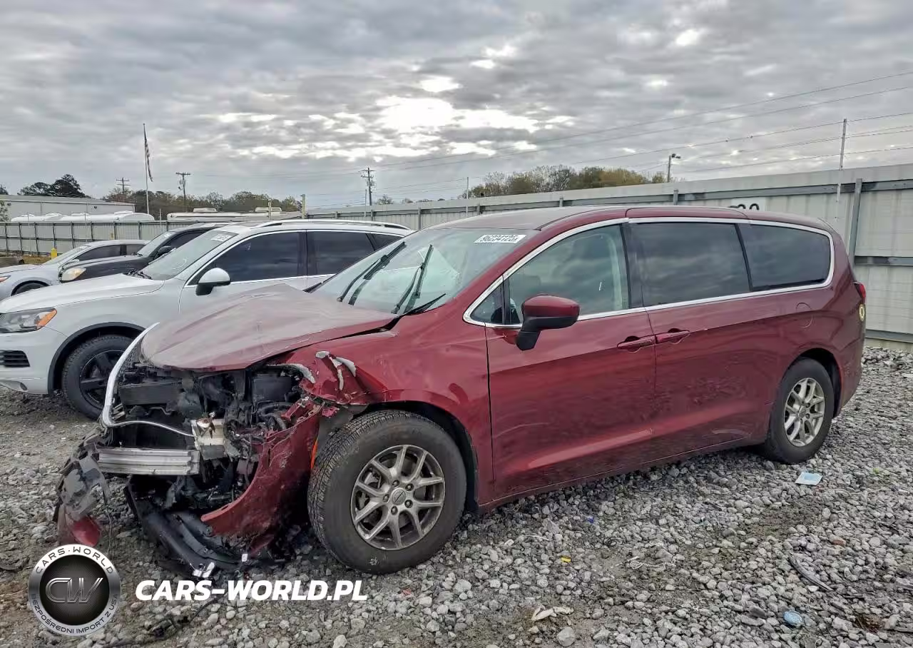 2021 Chrysler Voyager Lx