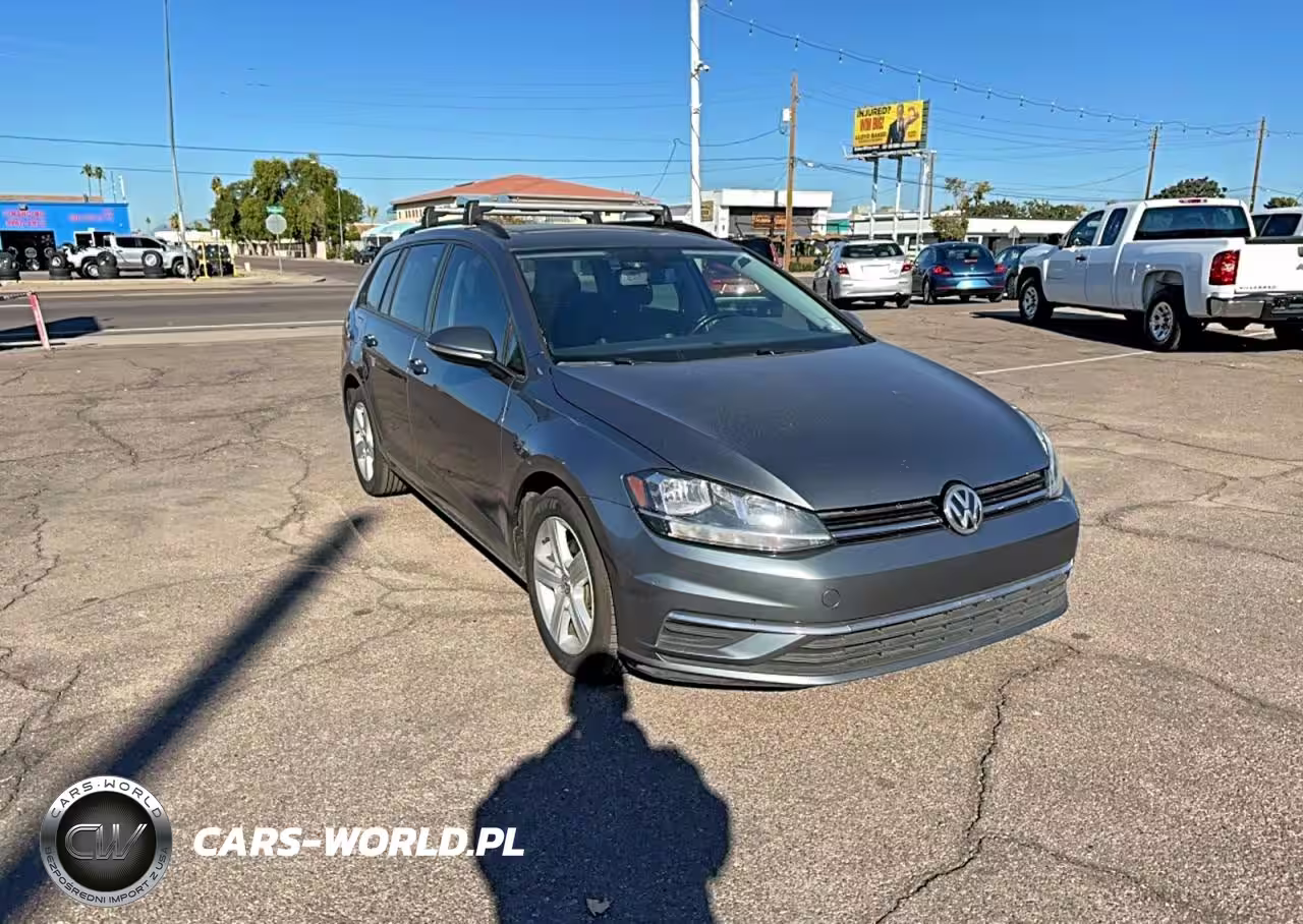 2018 Volkswagen Golf Sportwagen S