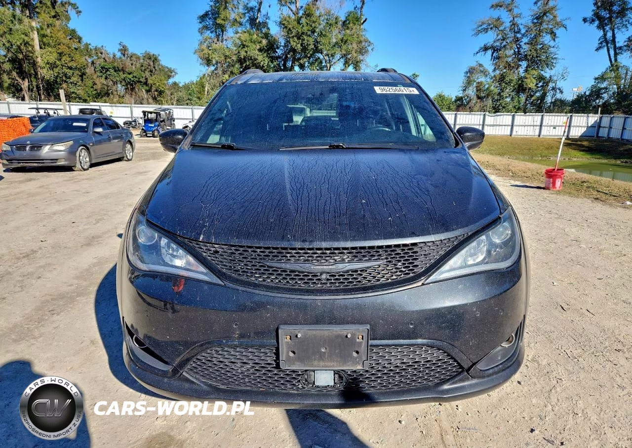 2020 Chrysler Pacifica Touring L VIN:2C4RC3BG2LR288432 - 5