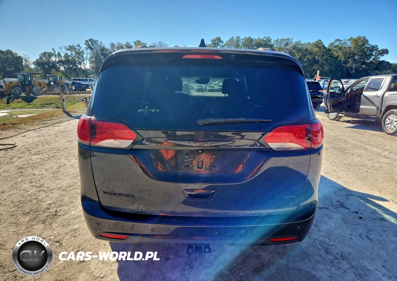 2020 Chrysler Pacifica Touring L VIN:2C4RC3BG2LR288432 - 6