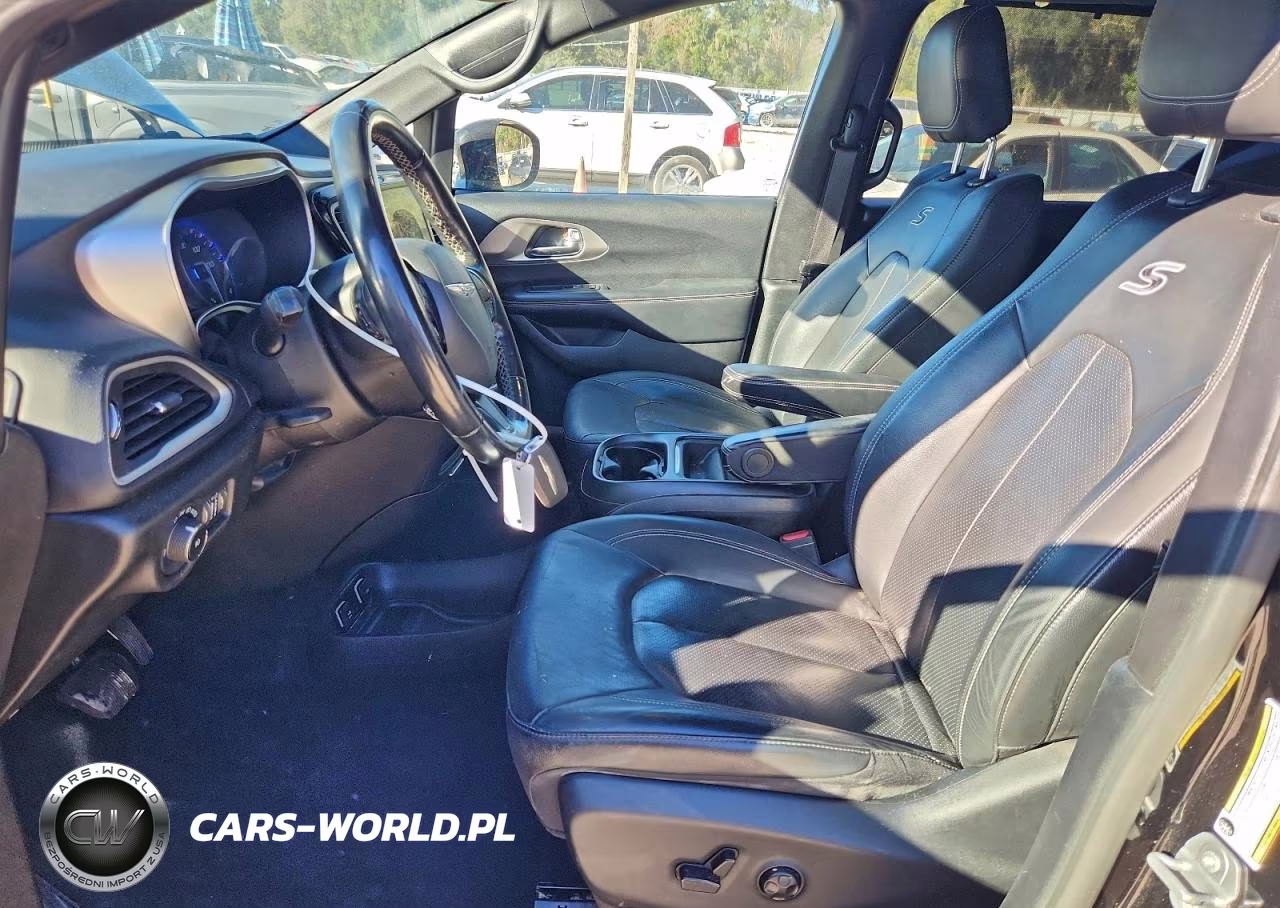 2020 Chrysler Pacifica Touring L VIN:2C4RC3BG2LR288432 - 7