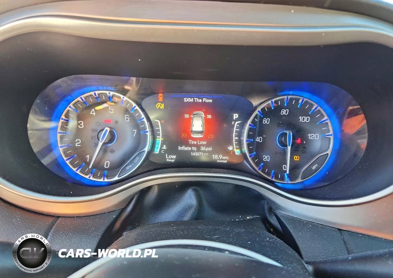 2020 Chrysler Pacifica Touring L VIN:2C4RC3BG2LR288432 - 9