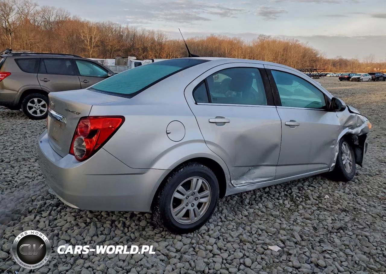 2013 Chevrolet Sonic Lt VIN:1G1JC5SG2D4257204 - 3